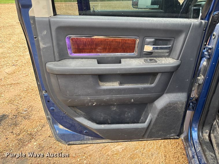 image for item FB3345 2011 Dodge Ram 2500 Crew Cab pickup truck