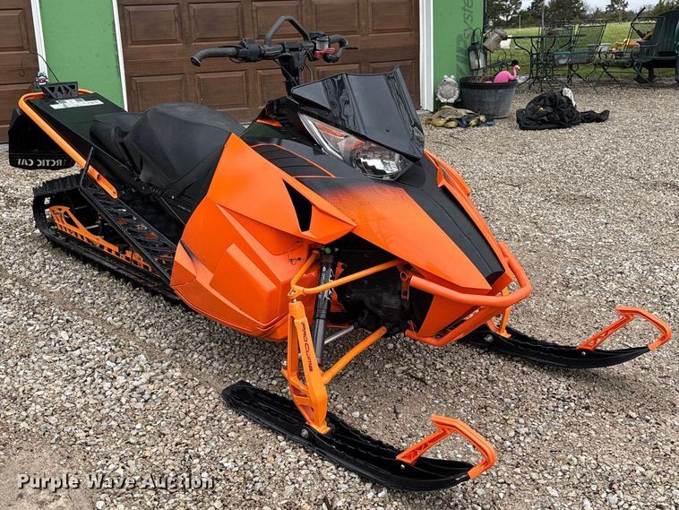 image for item FB3349 2014 Arctic Cat M8000 snowmobile