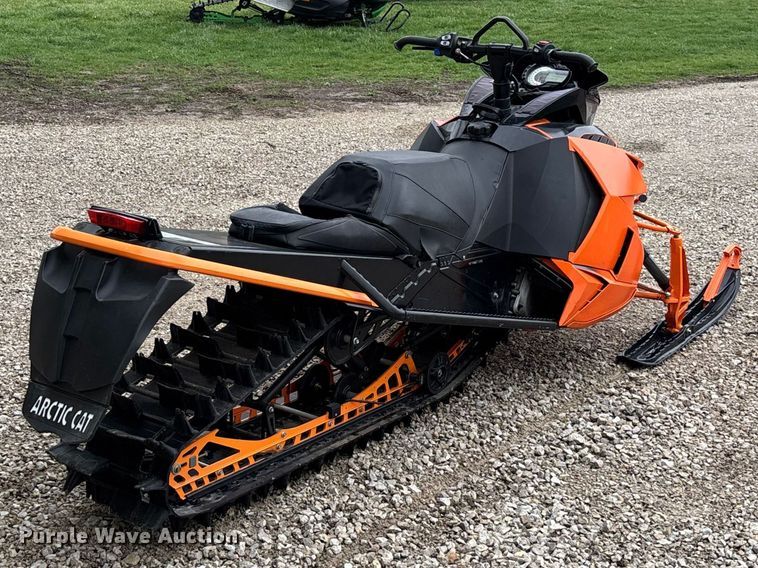 image for item FB3349 2014 Arctic Cat M8000 snowmobile