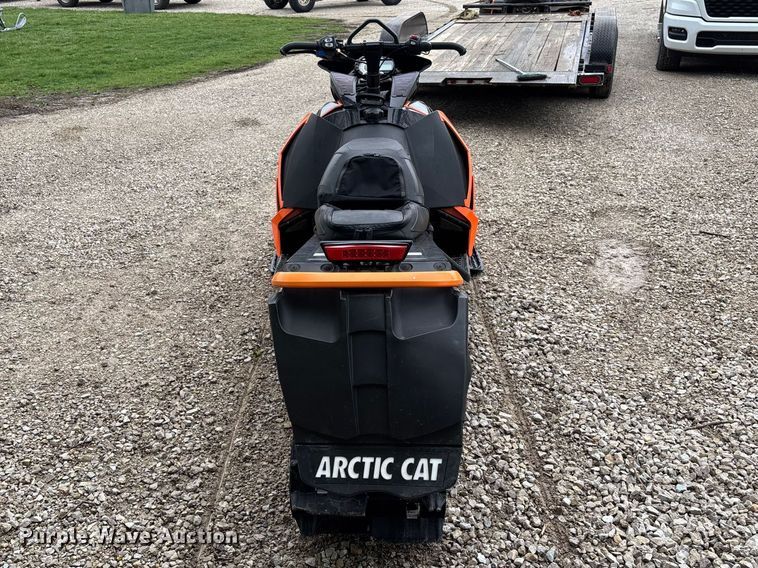 image for item FB3349 2014 Arctic Cat M8000 snowmobile