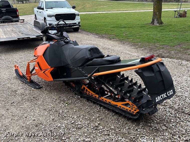 image for item FB3349 2014 Arctic Cat M8000 snowmobile