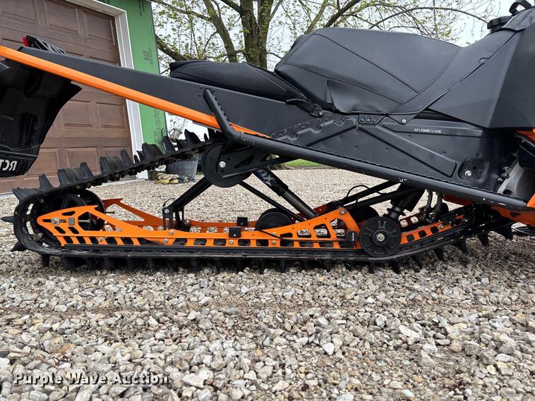 image for item FB3349 2014 Arctic Cat M8000 snowmobile