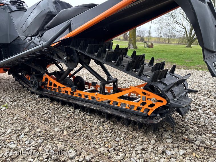 image for item FB3349 2014 Arctic Cat M8000 snowmobile