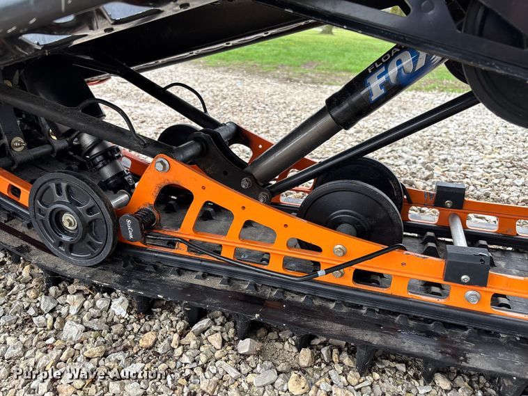 image for item FB3349 2014 Arctic Cat M8000 snowmobile