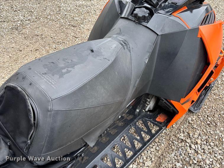 image for item FB3349 2014 Arctic Cat M8000 snowmobile