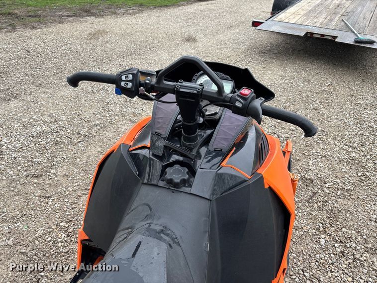 image for item FB3349 2014 Arctic Cat M8000 snowmobile