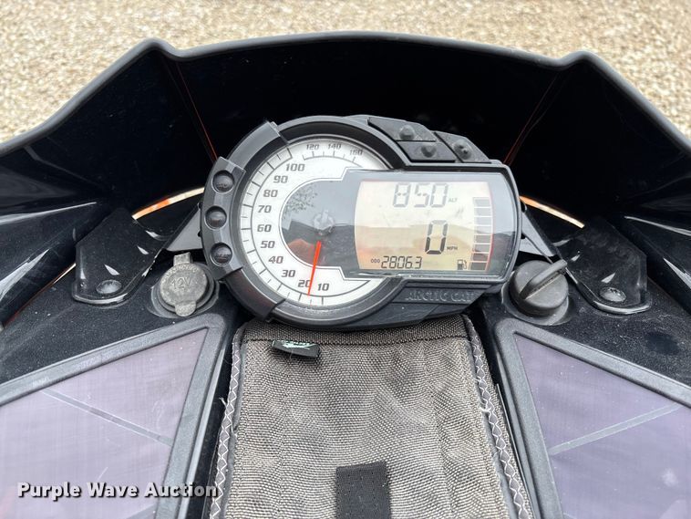 image for item FB3349 2014 Arctic Cat M8000 snowmobile