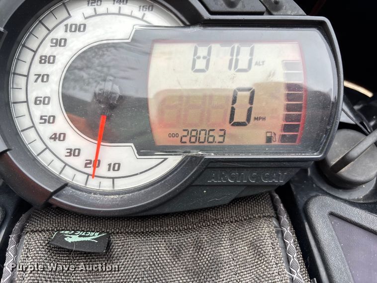 image for item FB3349 2014 Arctic Cat M8000 snowmobile