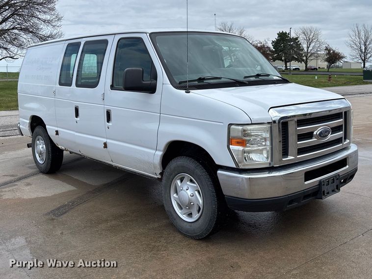 image for item FB3357 2013 Ford E350 van