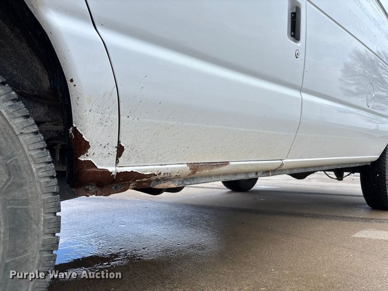 image for item FB3357 2013 Ford E350 van