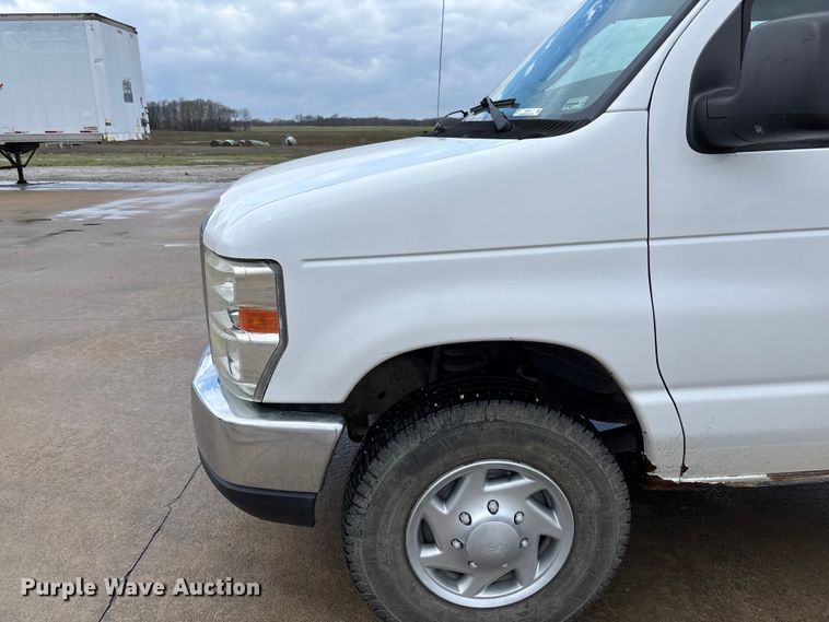 image for item FB3357 2013 Ford E350 van