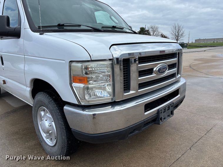 image for item FB3357 2013 Ford E350 van