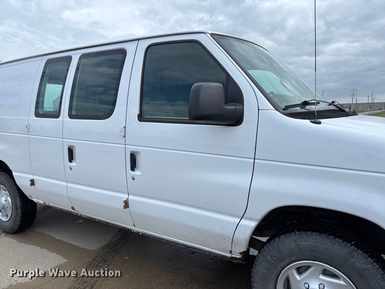 image for item FB3357 2013 Ford E350 van