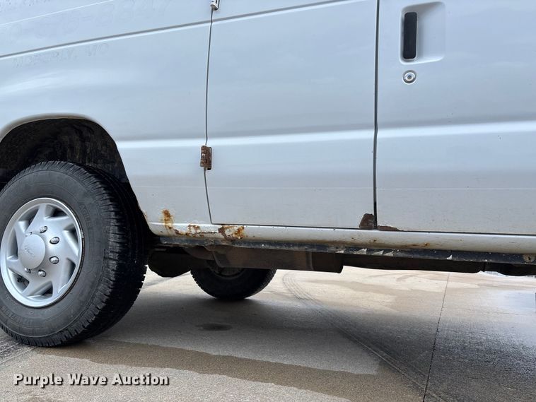 image for item FB3357 2013 Ford E350 van