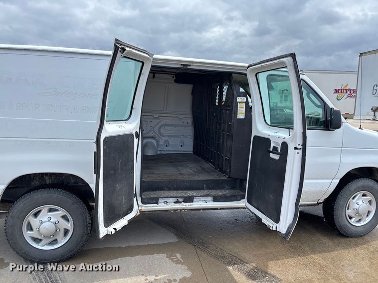 image for item FB3357 2013 Ford E350 van
