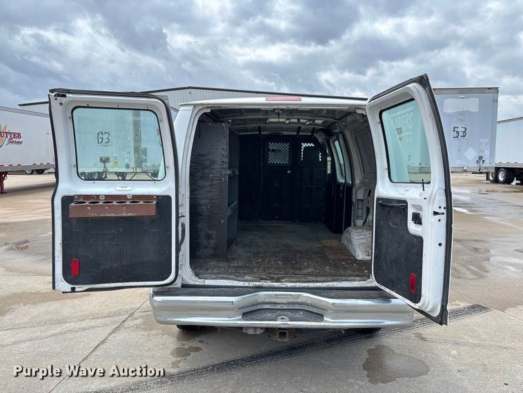 image for item FB3357 2013 Ford E350 van