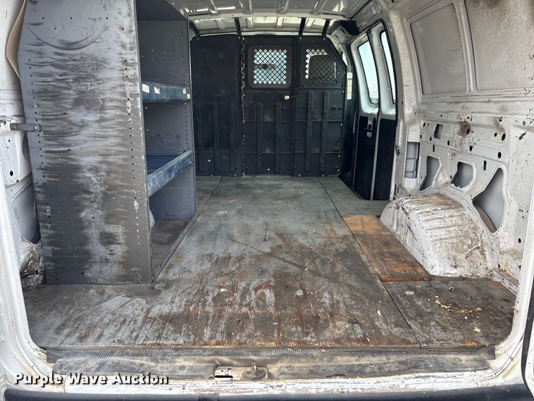 image for item FB3357 2013 Ford E350 van
