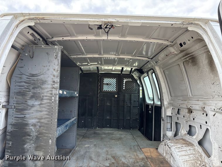 image for item FB3357 2013 Ford E350 van