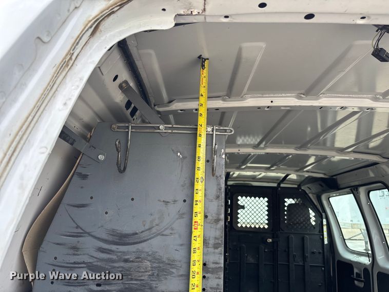 image for item FB3357 2013 Ford E350 van