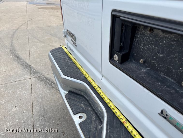 image for item FB3357 2013 Ford E350 van