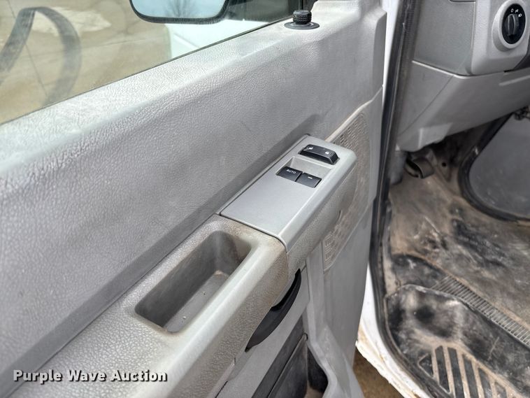 image for item FB3357 2013 Ford E350 van