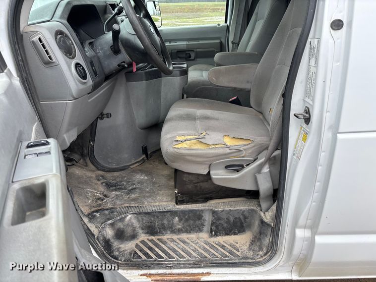 image for item FB3357 2013 Ford E350 van