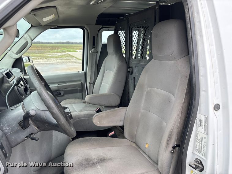 image for item FB3357 2013 Ford E350 van