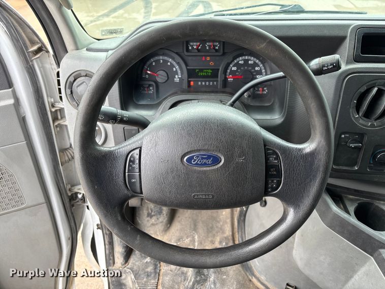 image for item FB3357 2013 Ford E350 van