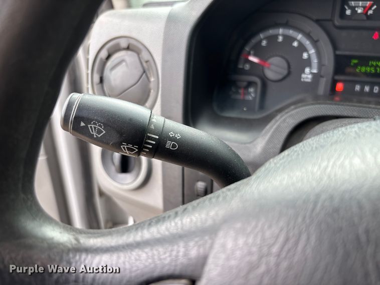 image for item FB3357 2013 Ford E350 van