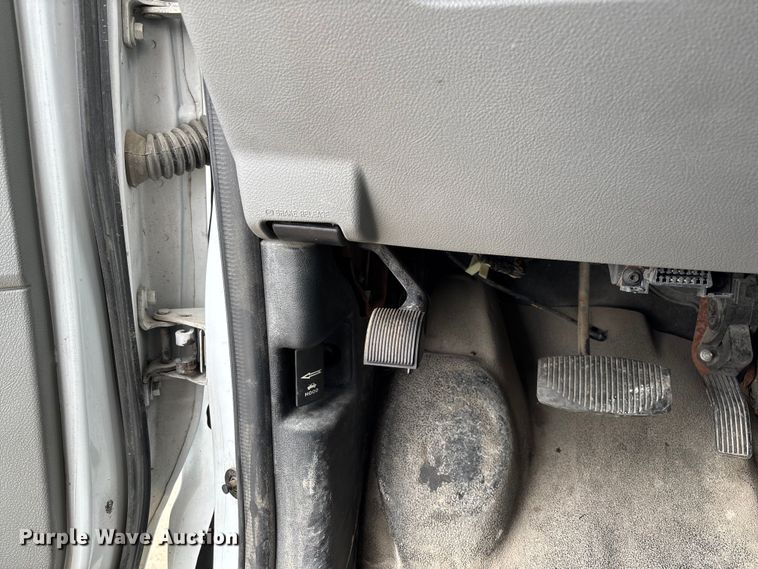 image for item FB3357 2013 Ford E350 van
