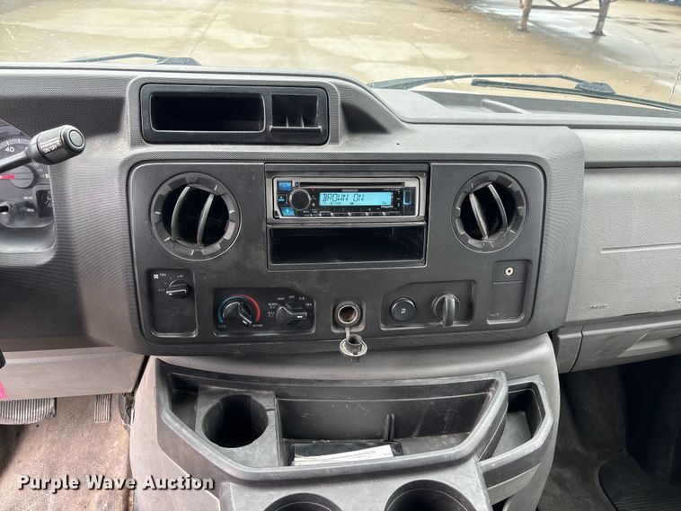 image for item FB3357 2013 Ford E350 van