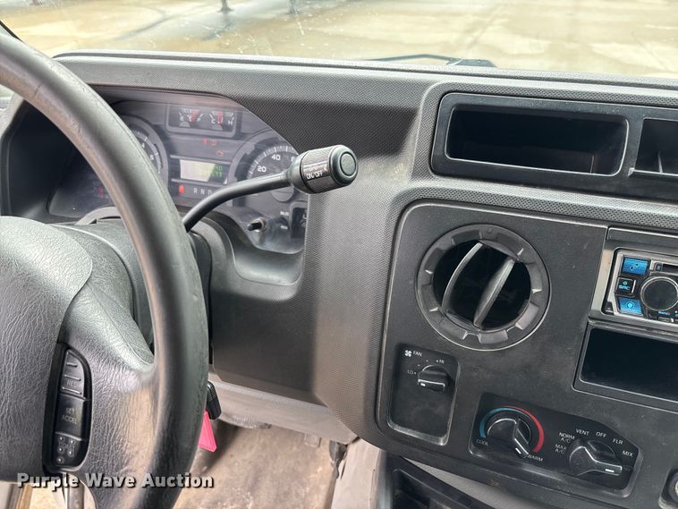 image for item FB3357 2013 Ford E350 van