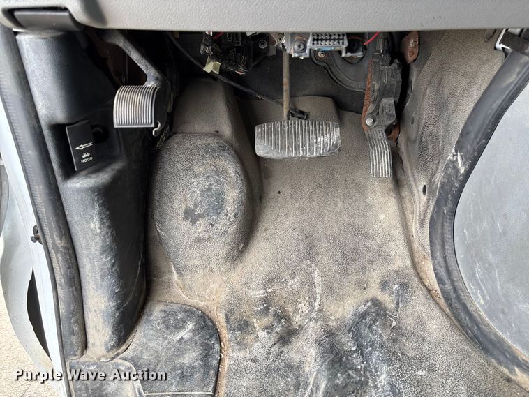 image for item FB3357 2013 Ford E350 van