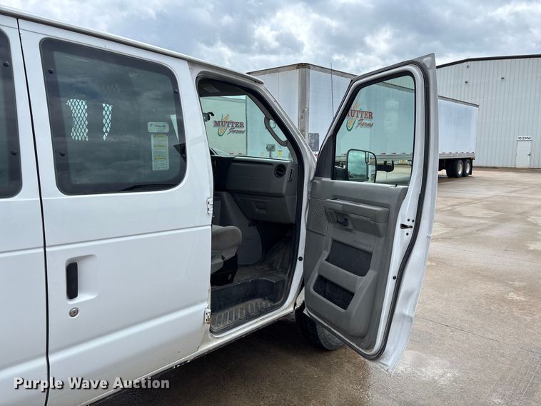 image for item FB3357 2013 Ford E350 van