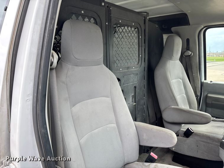 image for item FB3357 2013 Ford E350 van