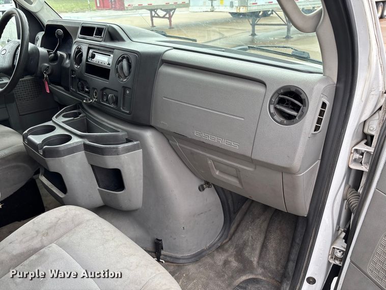 image for item FB3357 2013 Ford E350 van