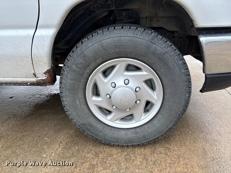 image for item FB3357 2013 Ford E350 van