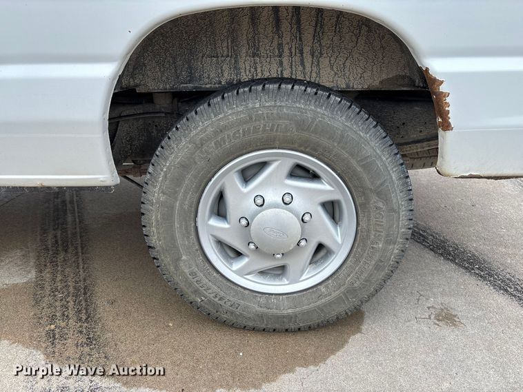 image for item FB3357 2013 Ford E350 van