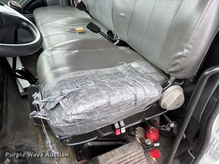 image for item FB3358 2007 International 4300 box truck