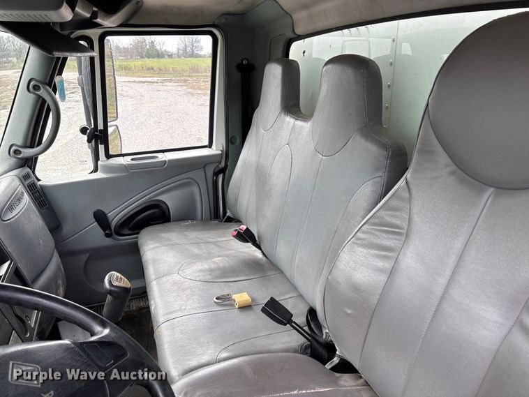 image for item FB3358 2007 International 4300 box truck