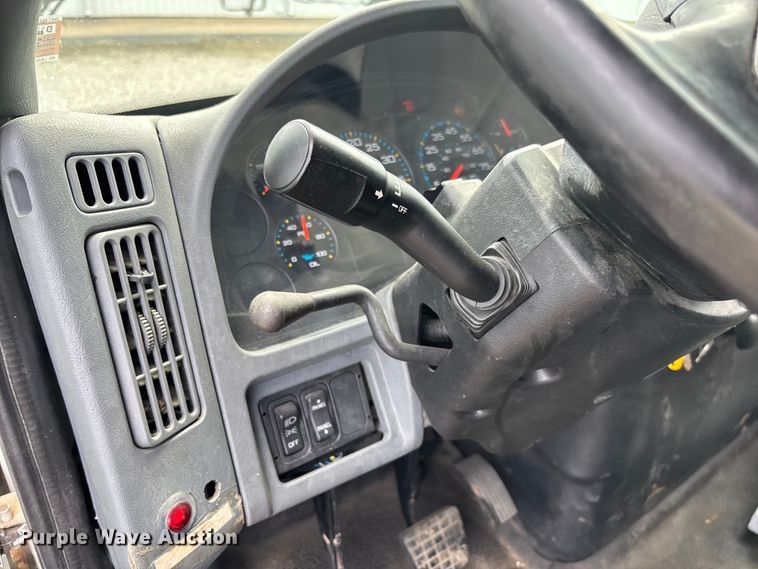 image for item FB3358 2007 International 4300 box truck