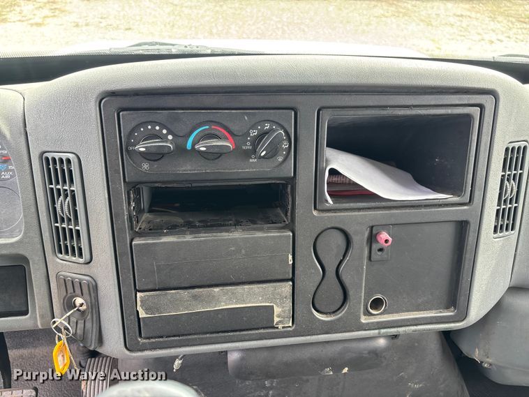 image for item FB3358 2007 International 4300 box truck