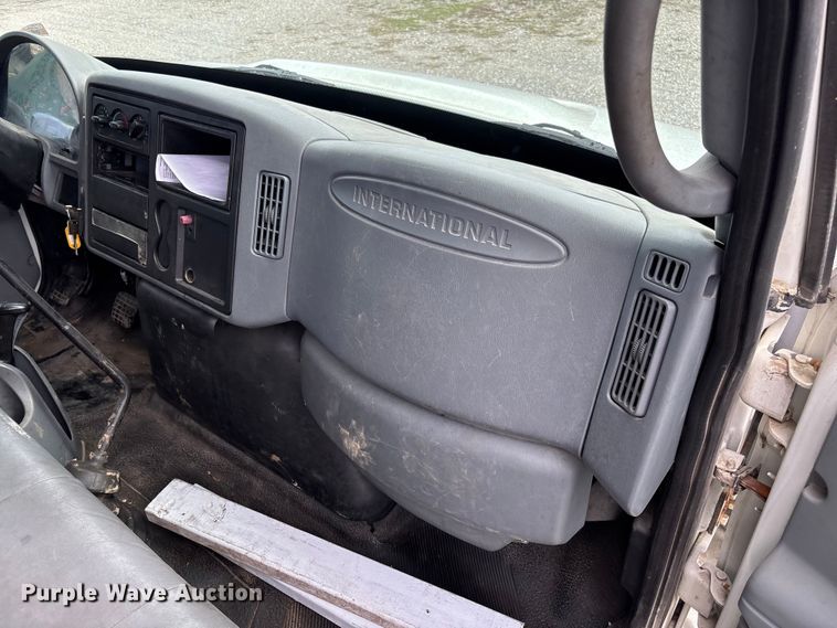 image for item FB3358 2007 International 4300 box truck