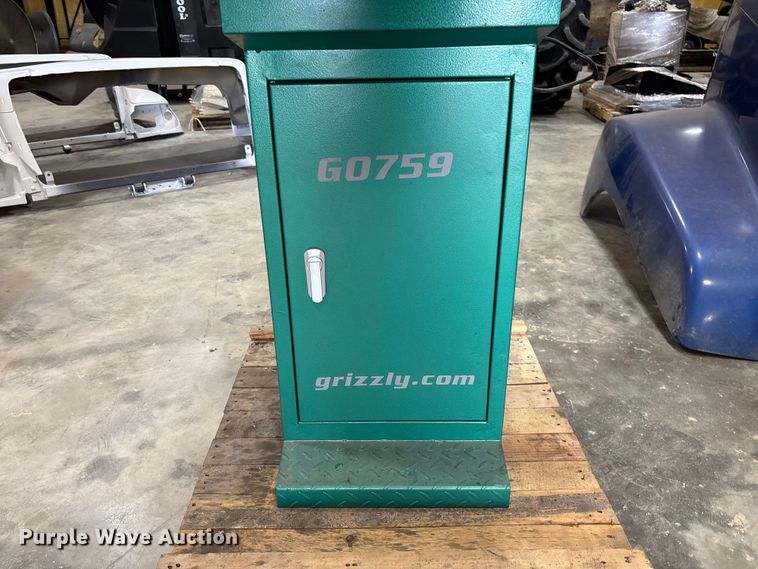 image for item FB3361 2023 Grizzly Industrial G0759 milling machine