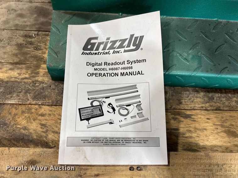 image for item FB3361 2023 Grizzly Industrial G0759 milling machine