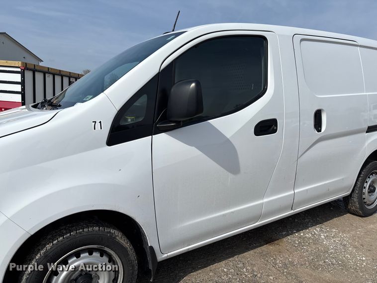 image for item FB3364 2021 Nissan NV200 van