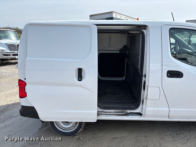 image for item FB3364 2021 Nissan NV200 van