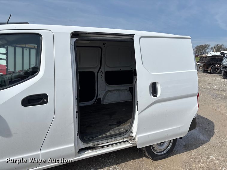 image for item FB3364 2021 Nissan NV200 van