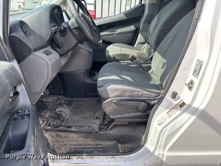 image for item FB3364 2021 Nissan NV200 van