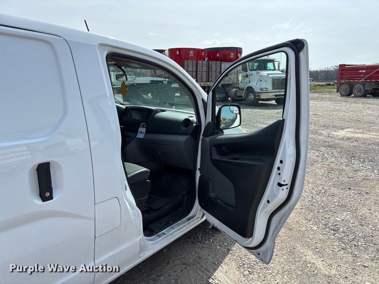 image for item FB3364 2021 Nissan NV200 van